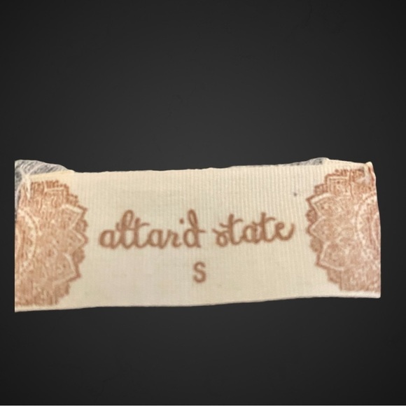 🍄Altered State Bell Sleeves Blouse - Picture 3 of 4